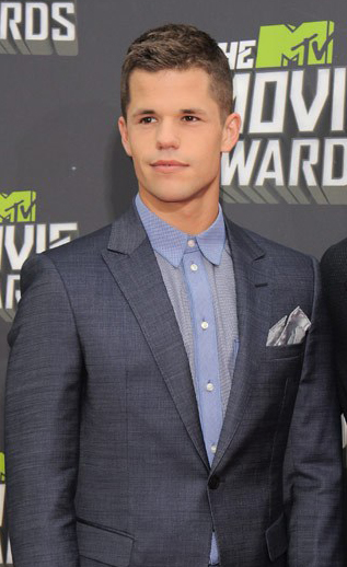 Charlie Carver